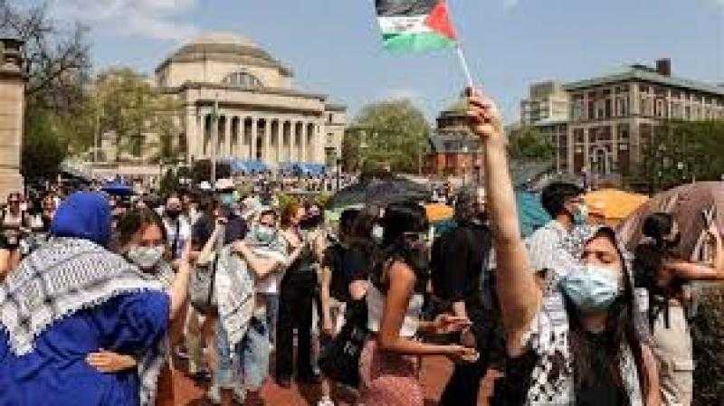 استمرار الاحتجاجات في حرم الجامعات الأمريكية والمطالبة بوقف دعم العمليات العسكرية الإسرائيلية في غزة