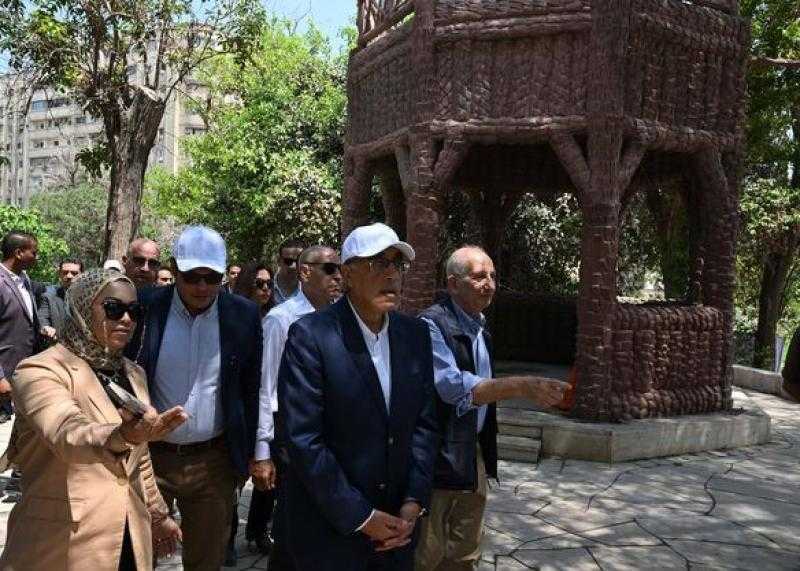 رئيس الوزراء يتفقد مشروع إعادة إحياء حديقة الأزبكية التراثية ومكوناتها